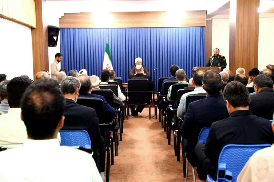 دیدار مدیر کل حفظ آثار و جمعی از رزمندگان جنگ تحمیلی با نماینده ولی فقیه حضرت آیت الله محمدی لائینی در استان مازندران