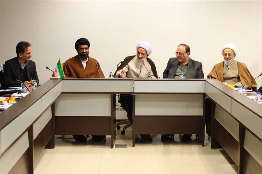 حرکت چرخ تولید برای ما اولویت دارد / خادمان و جهادگران اقتصادی مشکلات زیادی دارند، مسئولان آن را حل کنند